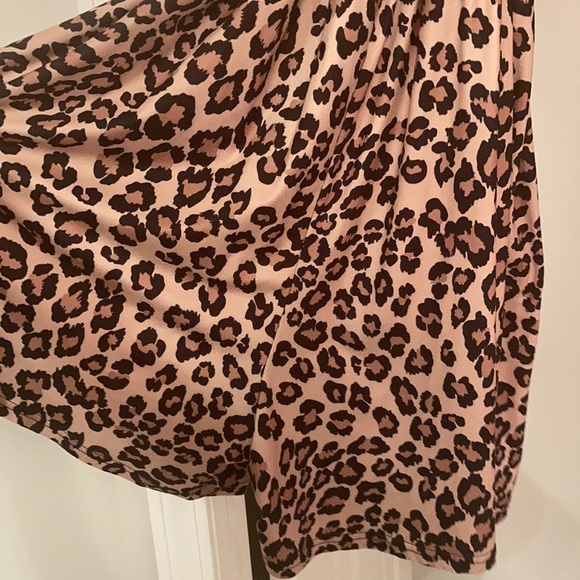 Leopard Shorts Romper 1XL - Picture 5 of 9